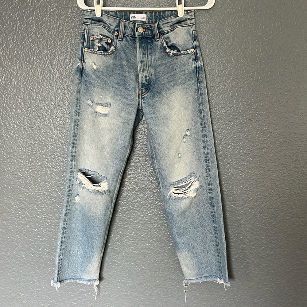 Zara Light wash ultra distressed size 2 straight leg